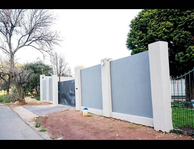 15 BEDROOM HOUSE FOR SALE IN RHODESFIELD